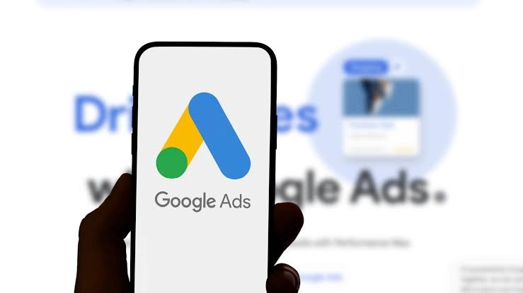 Performance Max vs ayrı kampaniyalar, Performance Max nədir, Google Ads kampaniya strukturu, Google Ads hibrid strategiya, Performance Max yoxsa Search, Performance Max kampaniyasının üstünlükləri, Google Ads auditoriya siqnalları, Performance Max brend istisnaları, Google Ads lead keyfiyyəti, offline konversiya izləməsi, e-ticarət üçün Google Ads, PMax asset qrupları, Google Axtarış kampaniyaları, Google Ads büdcə seqmentasiyası, Performance Max vs Search campaigns